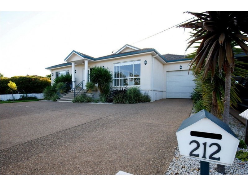 212 Lake Albert Road, Kooringal NSW 2650