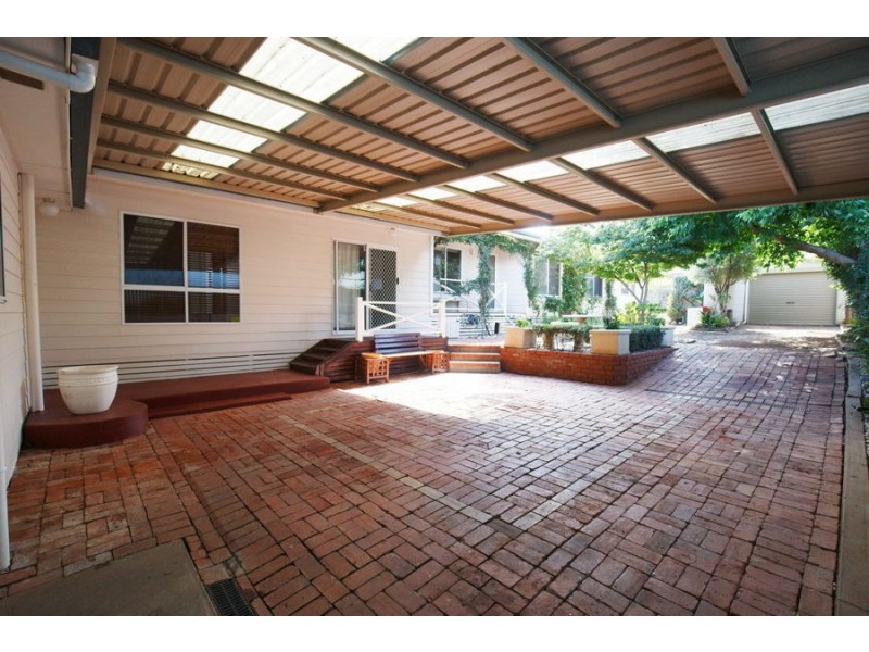 212 Lake Albert Road, Kooringal NSW 2650