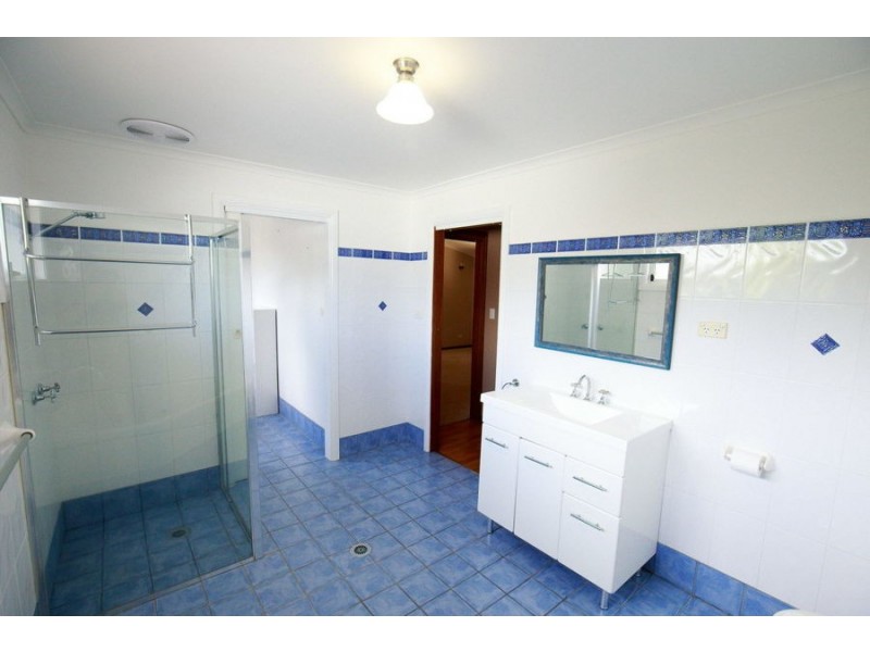 212 Lake Albert Road, Kooringal NSW 2650