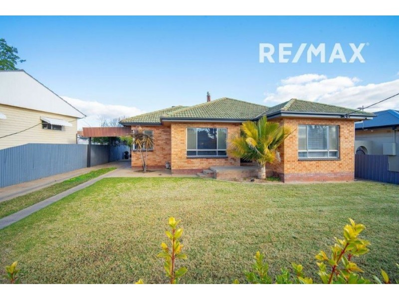 6 Killara Avenue, Mount Austin NSW 2650