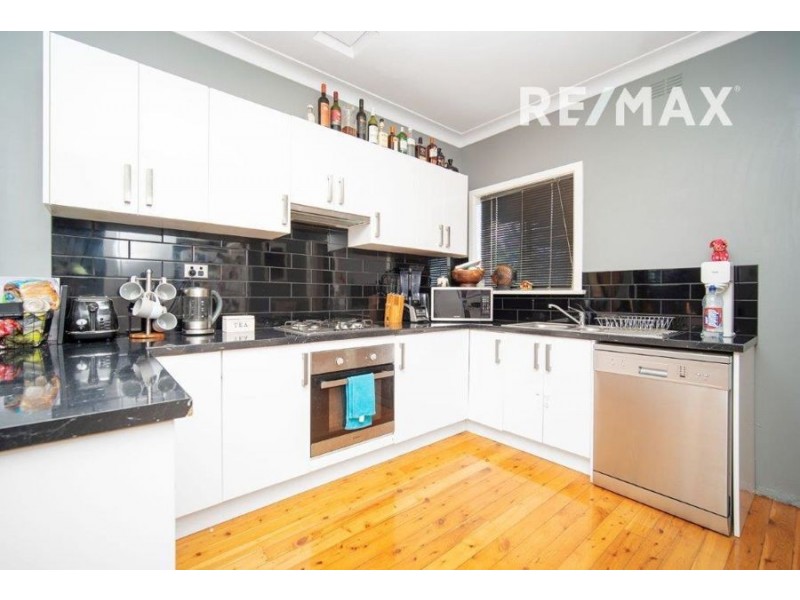 6 Killara Avenue, Mount Austin NSW 2650