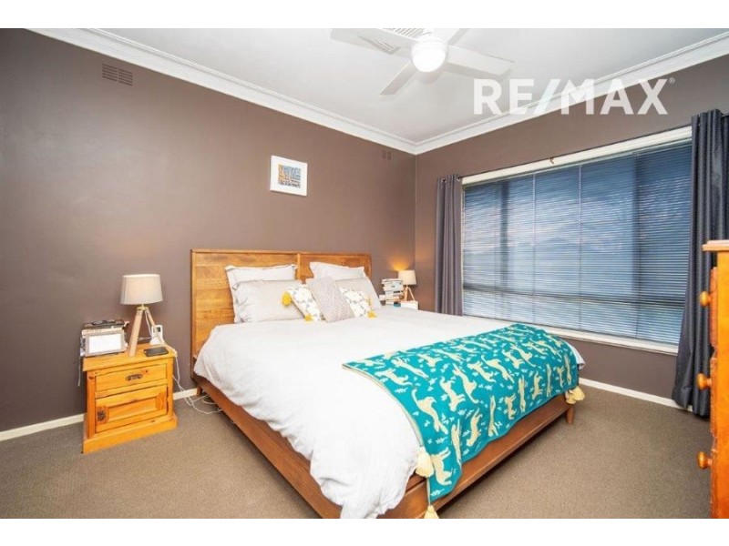 6 Killara Avenue, Mount Austin NSW 2650
