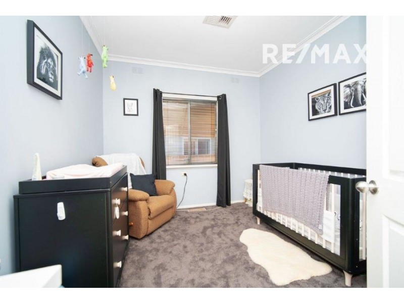 6 Killara Avenue, Mount Austin NSW 2650