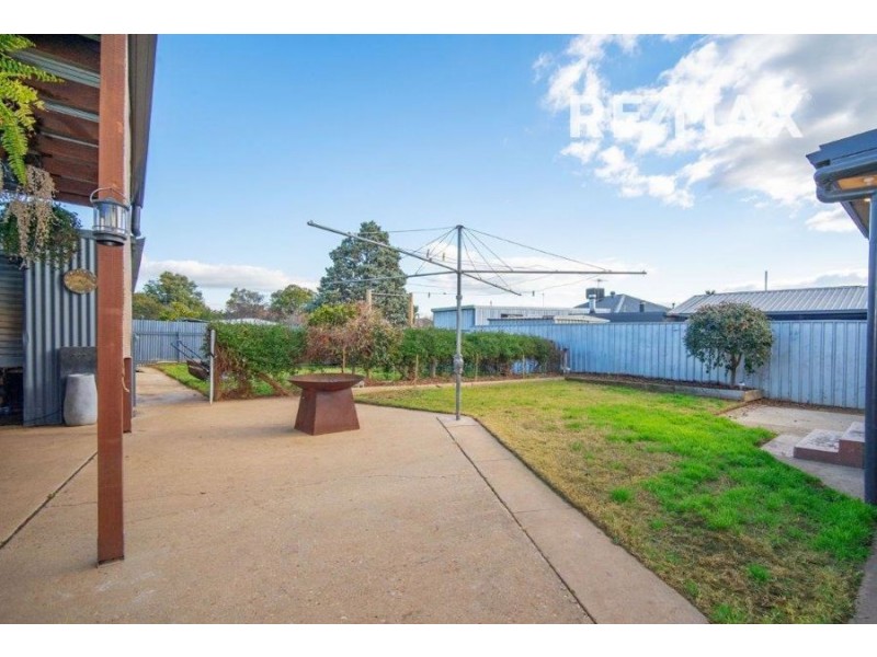 6 Killara Avenue, Mount Austin NSW 2650