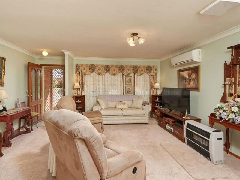 32 Girraween Mews, Glenfield Park NSW 2650