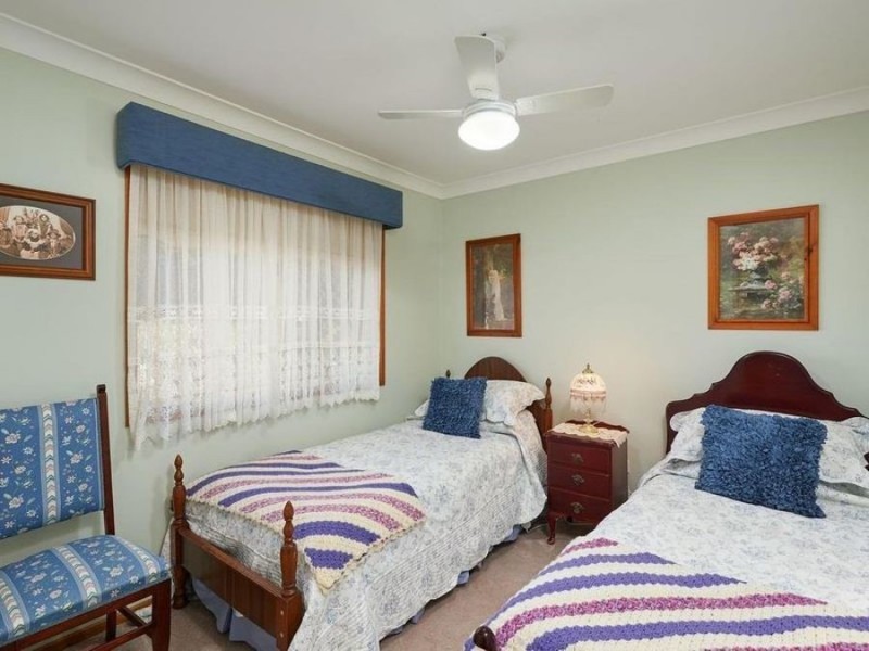 32 Girraween Mews, Glenfield Park NSW 2650