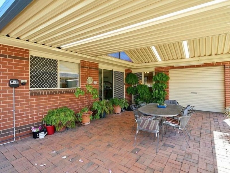 32 Girraween Mews, Glenfield Park NSW 2650