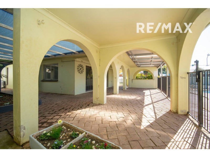 17 Bocquet Street, Lake Albert NSW 2650