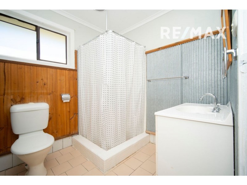 17 Bocquet Street, Lake Albert NSW 2650