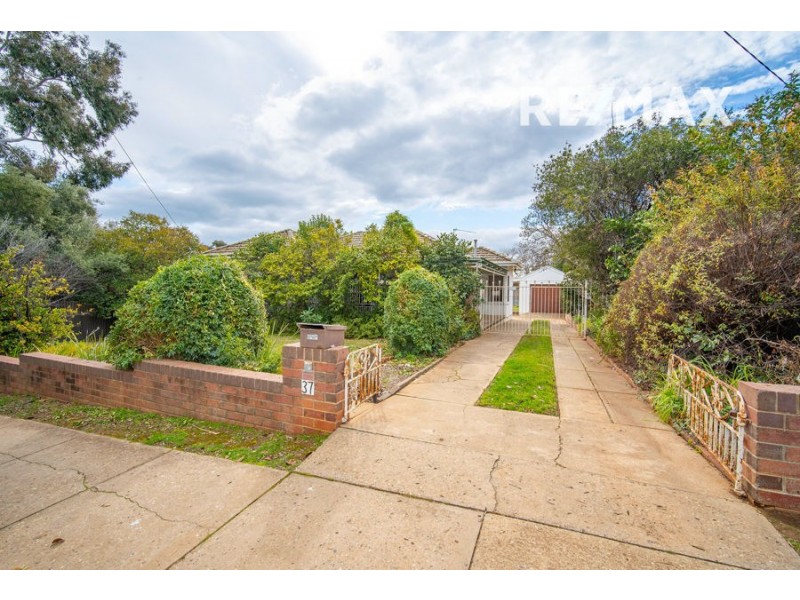 37 Fernleigh Road, Turvey Park NSW 2650