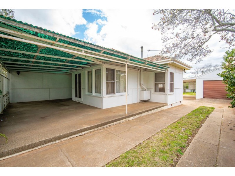 37 Fernleigh Road, Turvey Park NSW 2650