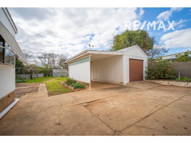 37 Fernleigh Road, Turvey Park NSW 2650