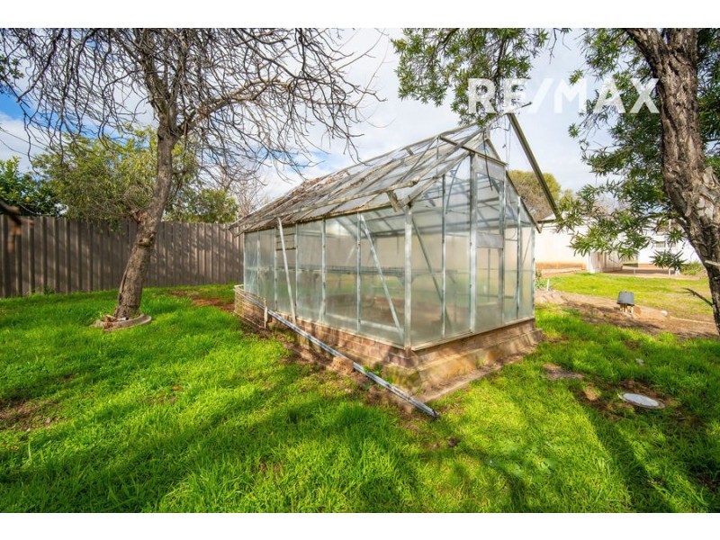 37 Fernleigh Road, Turvey Park NSW 2650