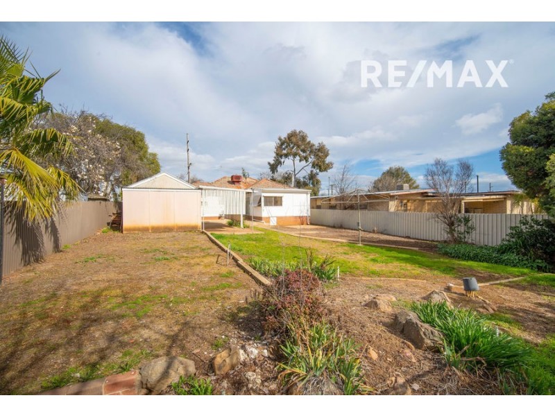 37 Fernleigh Road, Turvey Park NSW 2650