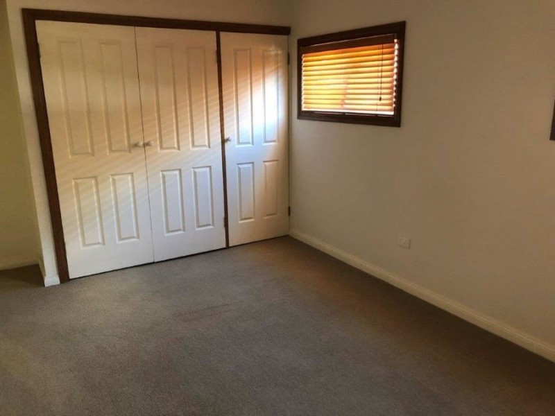 147 Docker Street, Wagga Wagga NSW 2650