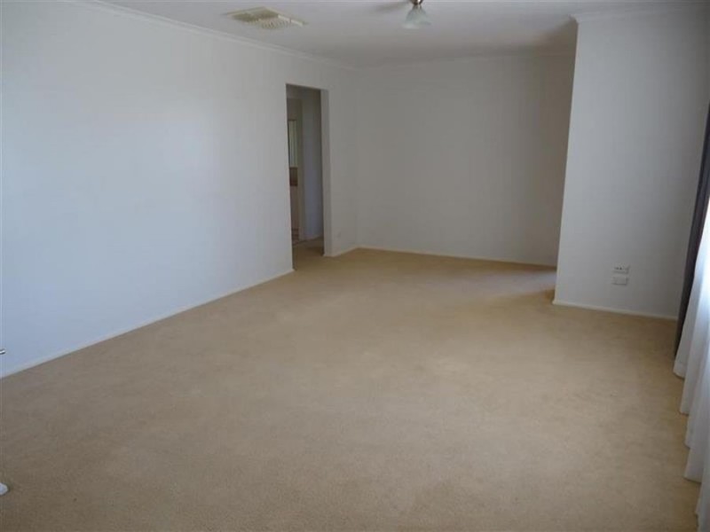 1a Cochrane Street, Kooringal NSW 2650