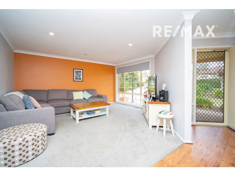 27 Brooklyn Drive, Bourkelands NSW 2650