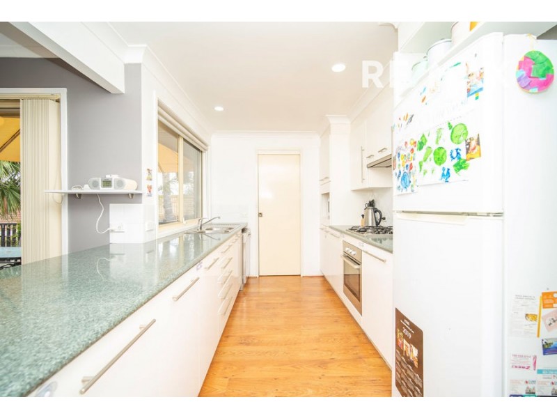 27 Brooklyn Drive, Bourkelands NSW 2650