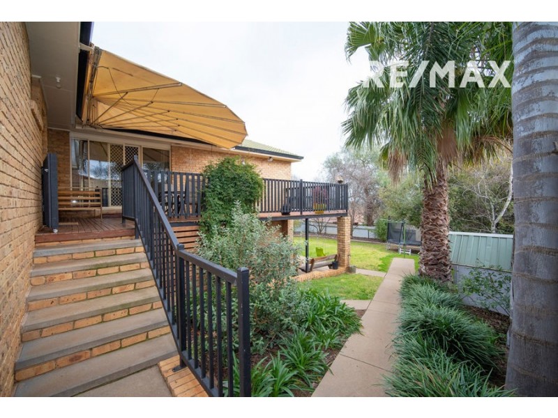 27 Brooklyn Drive, Bourkelands NSW 2650