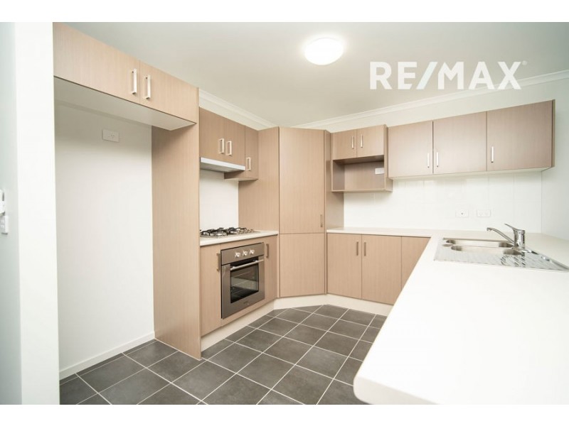 2/1 Ronald Street, Gobbagombalin NSW 2650