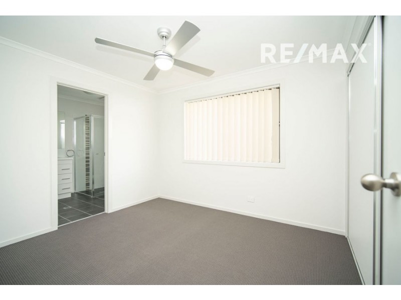 2/1 Ronald Street, Gobbagombalin NSW 2650