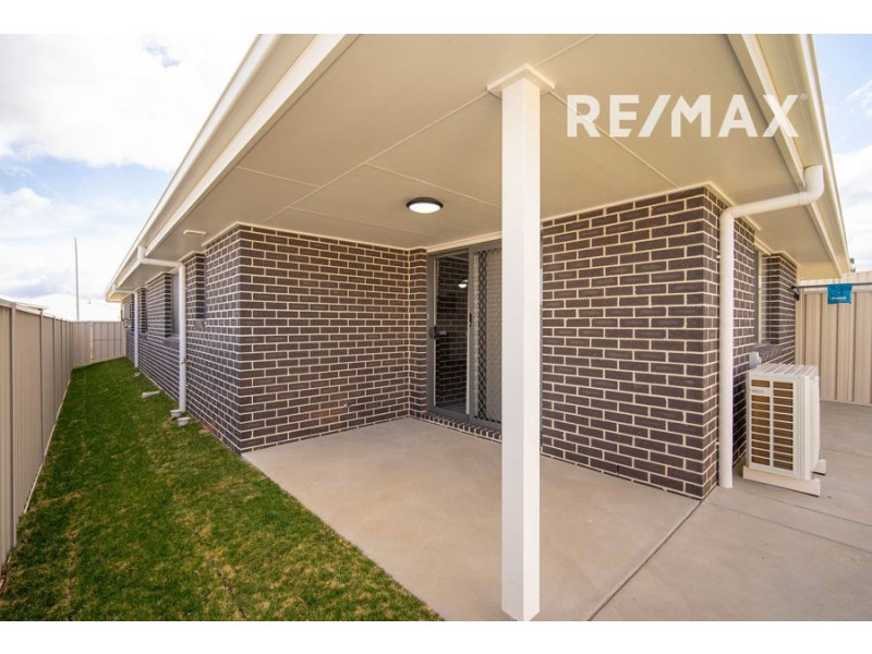 2/1 Ronald Street, Gobbagombalin NSW 2650