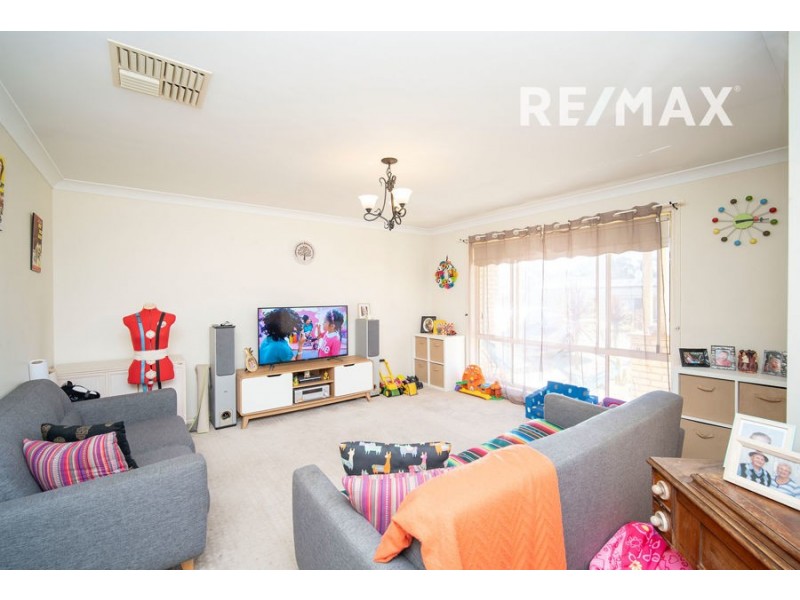 3 Boree Avenue, Forest Hill NSW 2651