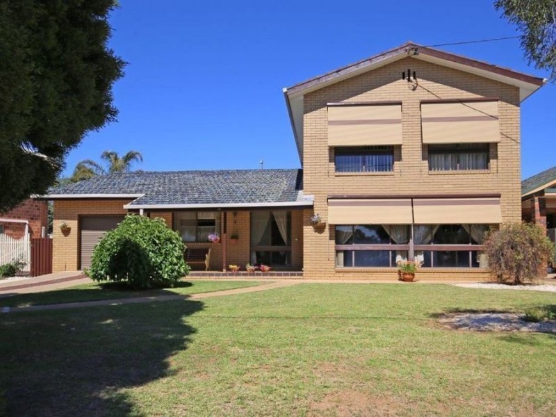 10 Freyberg Street, Ashmont NSW 2650