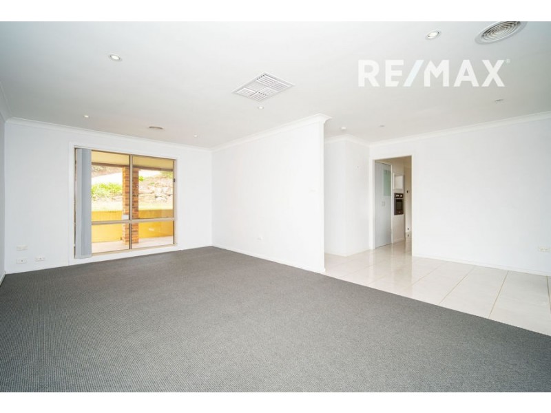 6 Tolland Close, Tolland NSW 2650