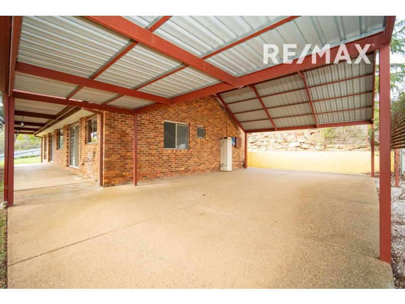 6 Tolland Close, Tolland NSW 2650