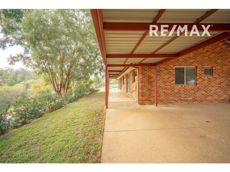 6 Tolland Close, Tolland NSW 2650
