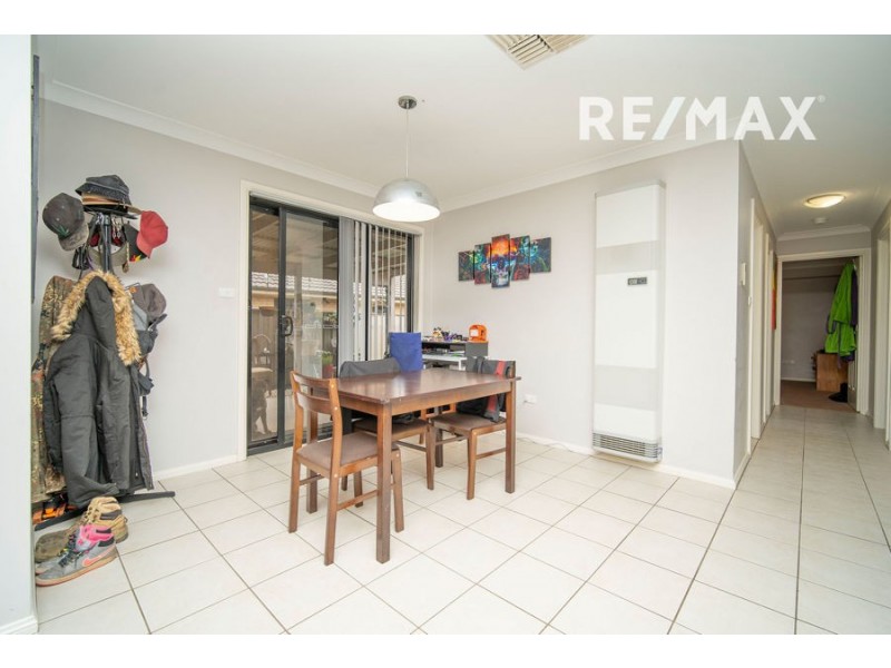 22 Womboin Crescent, Glenfield Park NSW 2650