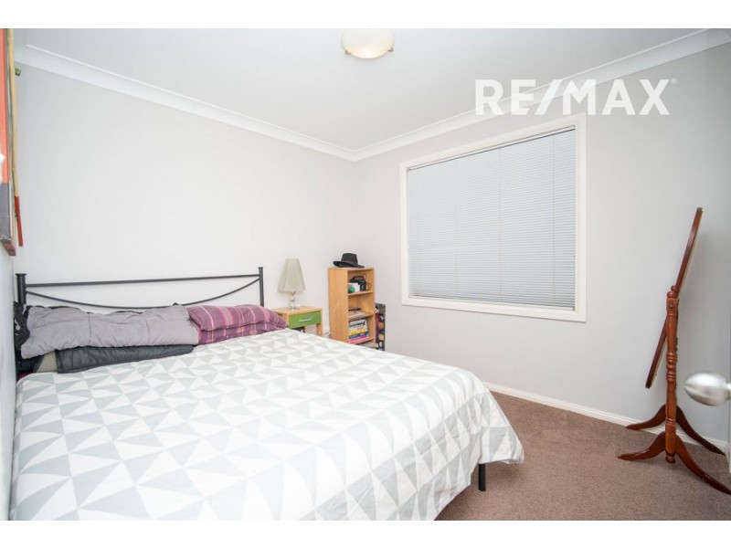 22 Womboin Crescent, Glenfield Park NSW 2650