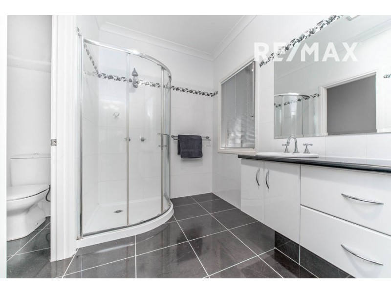 28 Atherton Crescent, Tatton NSW 2650