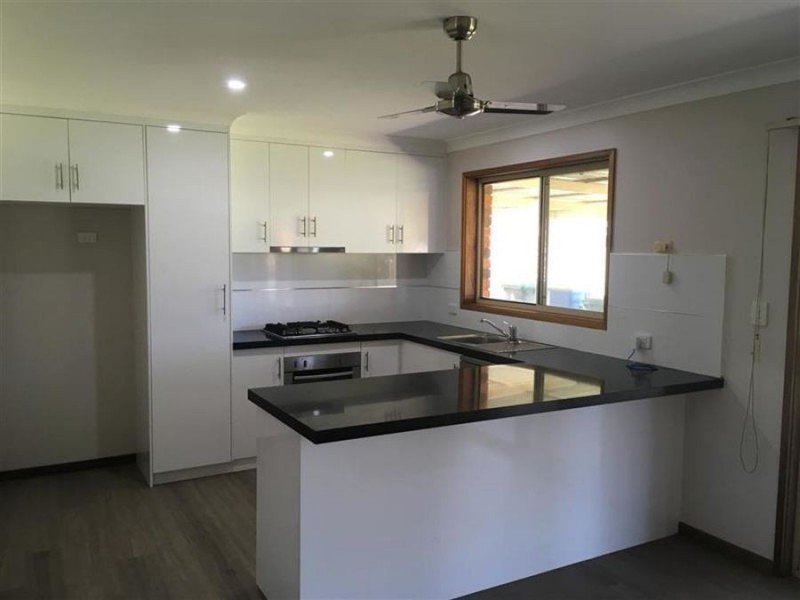 8 Avocet Drive, Estella NSW 2650