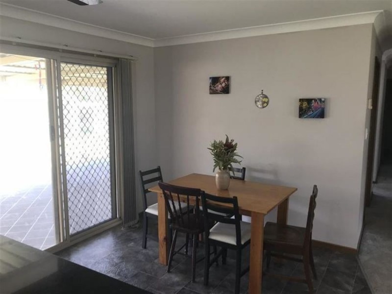 8 Avocet Drive, Estella NSW 2650