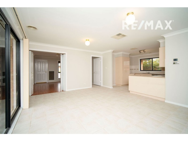 37 Stirling Boulevard, Tatton NSW 2650