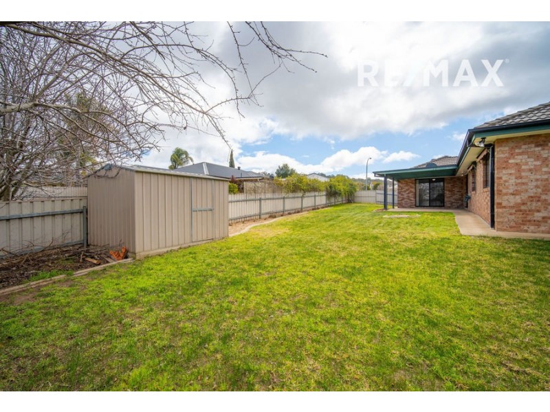 37 Stirling Boulevard, Tatton NSW 2650
