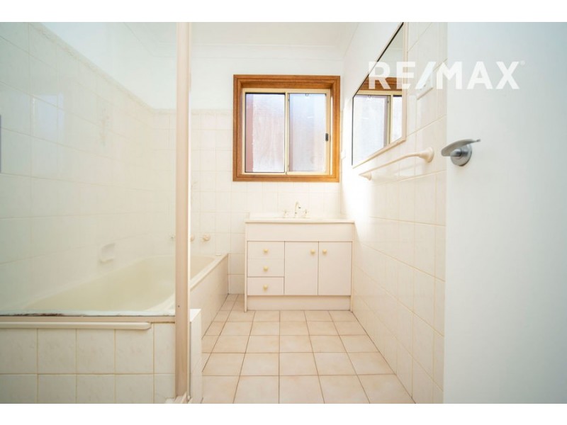 1/35 Kenneally Street, Kooringal NSW 2650