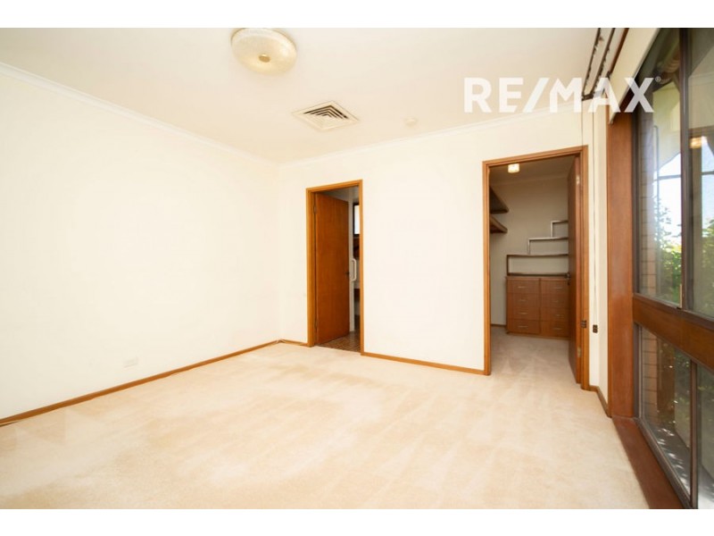 28 Lakeside Drive, Lake Albert NSW 2650