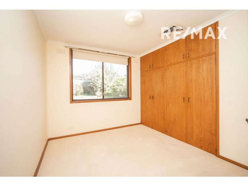 28 Lakeside Drive, Lake Albert NSW 2650