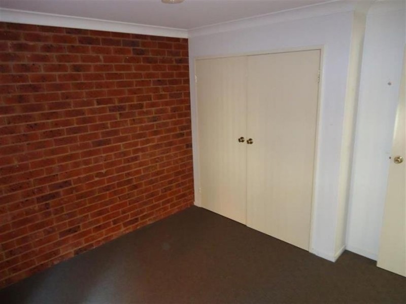 1/30 Lampe Avenue, Wagga Wagga NSW 2650