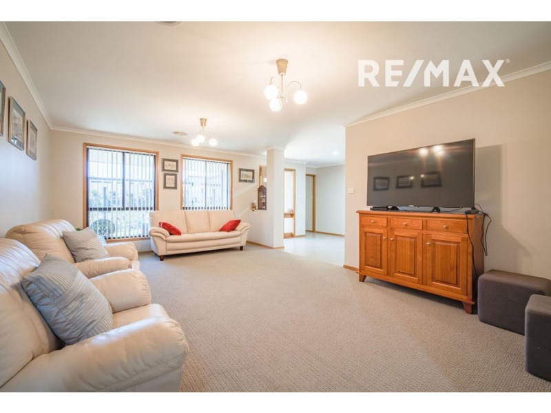 22 Balala Crescent, Bourkelands NSW 2650