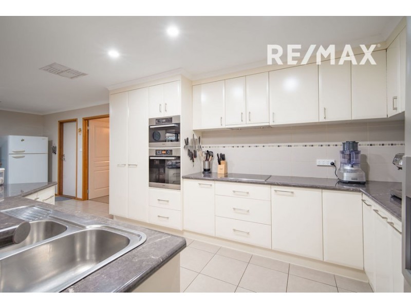 22 Balala Crescent, Bourkelands NSW 2650