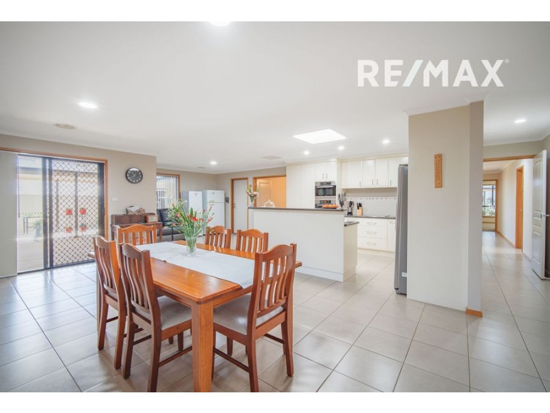 22 Balala Crescent, Bourkelands NSW 2650