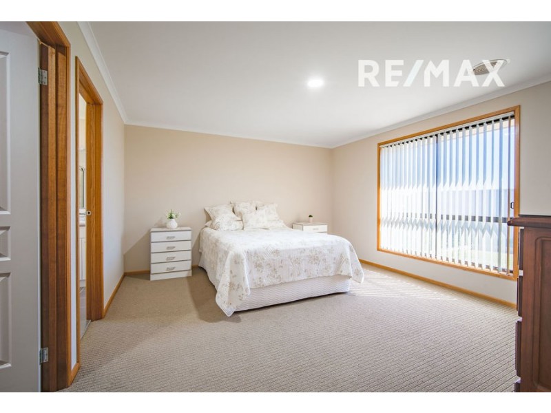 22 Balala Crescent, Bourkelands NSW 2650