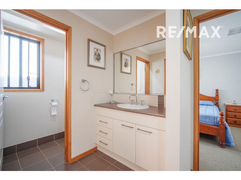 22 Balala Crescent, Bourkelands NSW 2650