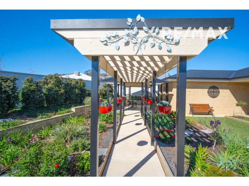 22 Balala Crescent, Bourkelands NSW 2650