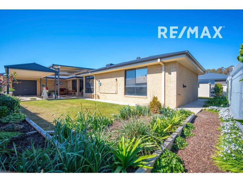 22 Balala Crescent, Bourkelands NSW 2650