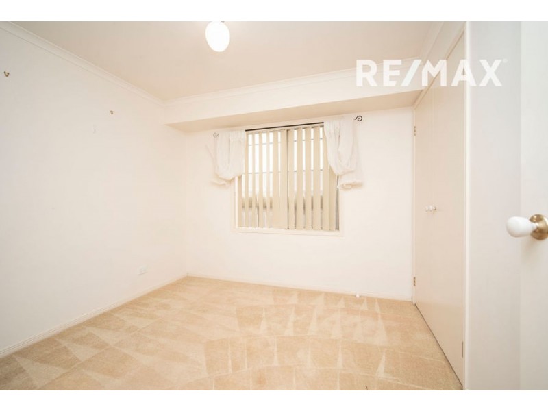 75 Yentoo Drive, Glenfield Park NSW 2650